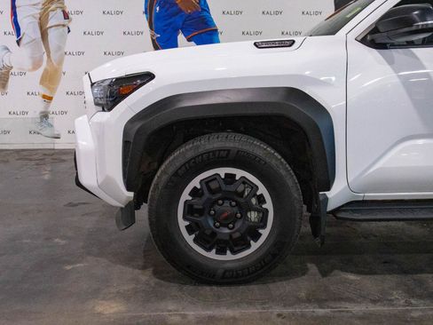 Used 2025 Toyota 4Runner TRD Off-Road AWD/4WD image 15