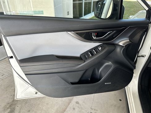 Used 2019 Subaru Crosstrek 2.0i Limited w/ Moonroof Package w/Navigation image 10