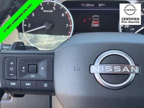 Certified 2025 Nissan Rogue SV image 19