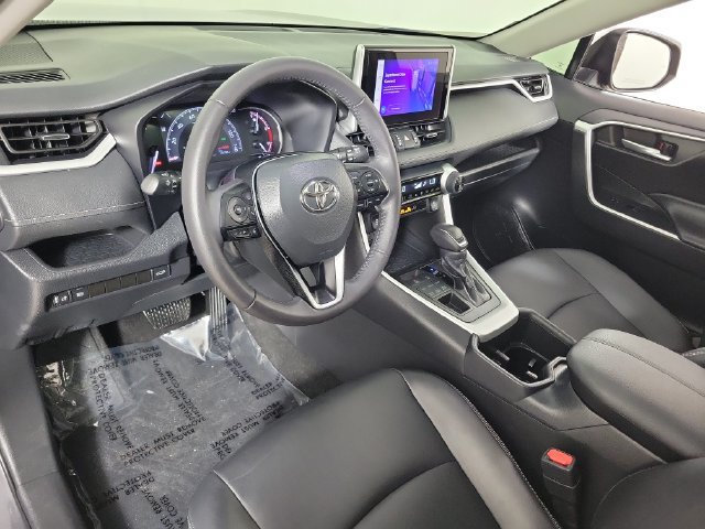 Used 2023 Toyota RAV4 XLE Premium AWD/4WD image 18