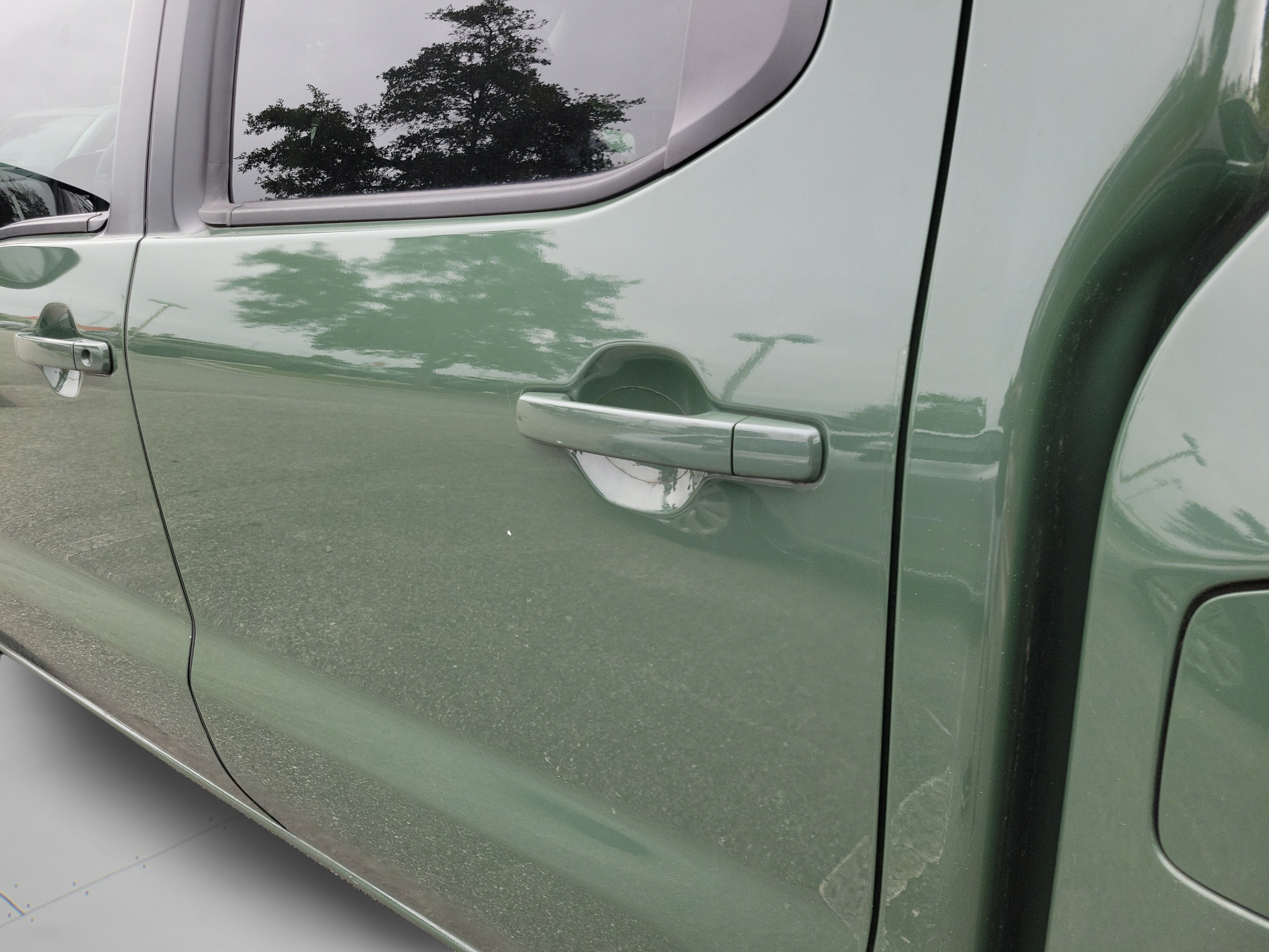 Used 2024 Nissan Frontier SV w/ Technology Package RWD image 27