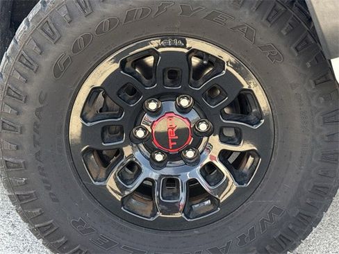 Used 2021 Toyota Tacoma TRD Off-Road image 12