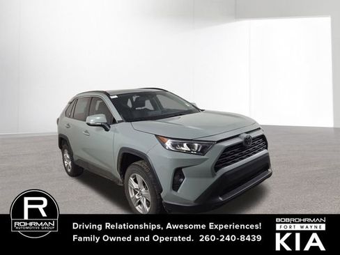Used 2021 Toyota RAV4 XLE image 4