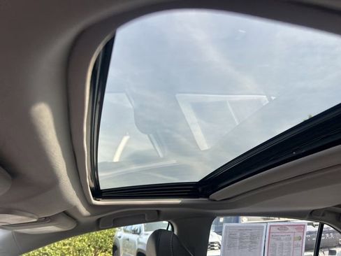 Used 2024 Toyota Camry SE image 33