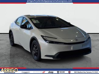 Used 2023 Toyota Prius LE FWD video 1