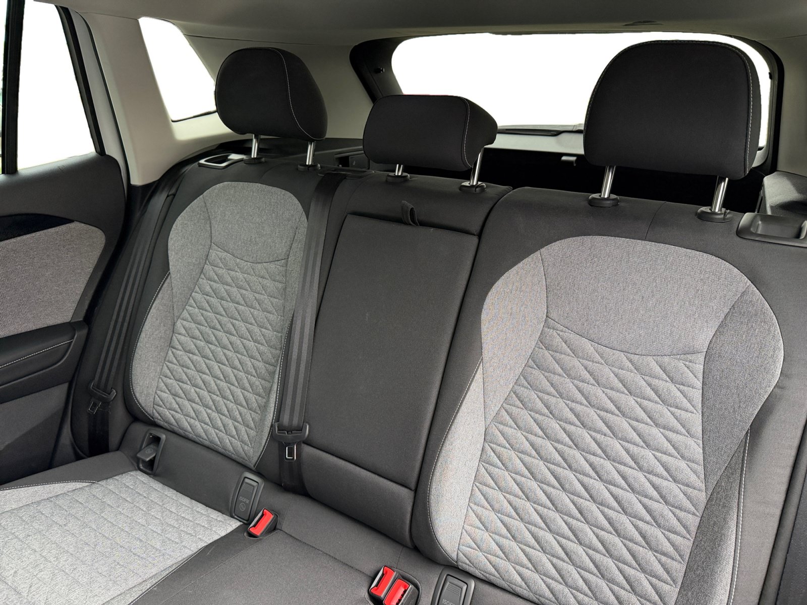 Used 2025 Volkswagen Tiguan S FWD image 13