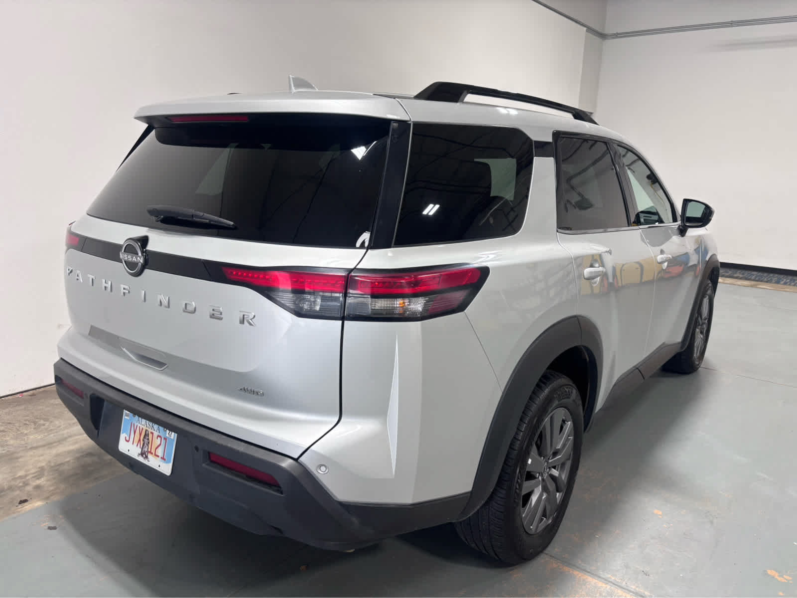 Used 2025 Nissan Pathfinder SV AWD/4WD image 7