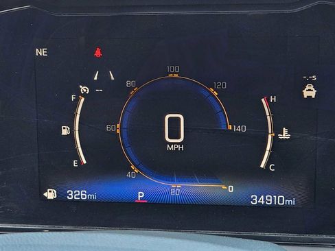 Used 2025 Chevrolet Trax LT image 24