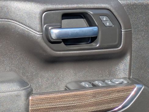 Used 2020 Chevrolet Silverado 1500 LT image 12