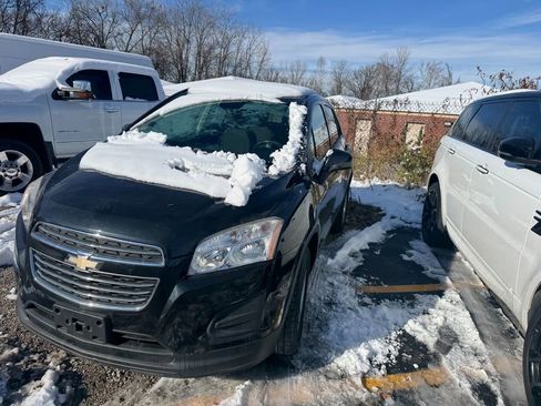 Used 2016 Chevrolet Trax LS image 2