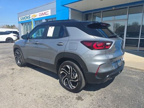 Used 2025 Chevrolet TrailBlazer RS w/ Convenience Package image 3