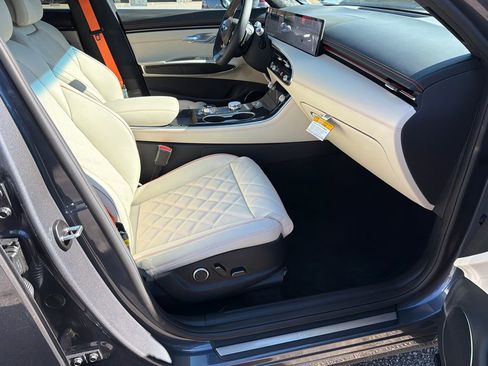 New 2026 Genesis GV70 3.5T Sport Prestige w/ G1 Accessory Package AWD/4WD image 13