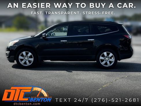 Used 2017 Chevrolet Traverse LT w/ Style and Technology Package FWD image 7