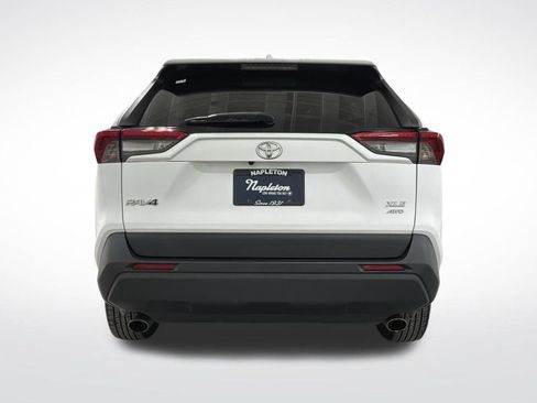 Used 2019 Toyota RAV4 XLE w/ Carpet Mat Package AWD/4WD image 22