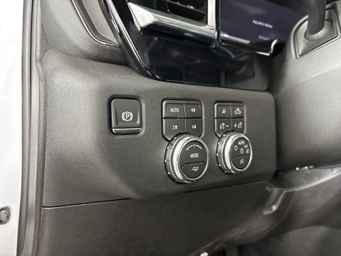 Used 2026 GMC Sierra 2500 SLT w/ SLT Convenience Package AWD/4WD image 8