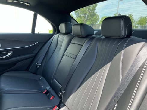 Used 2019 Mercedes-Benz E 300 4MATIC image 33