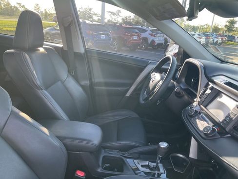 Used 2017 Toyota RAV4 Limited image 31