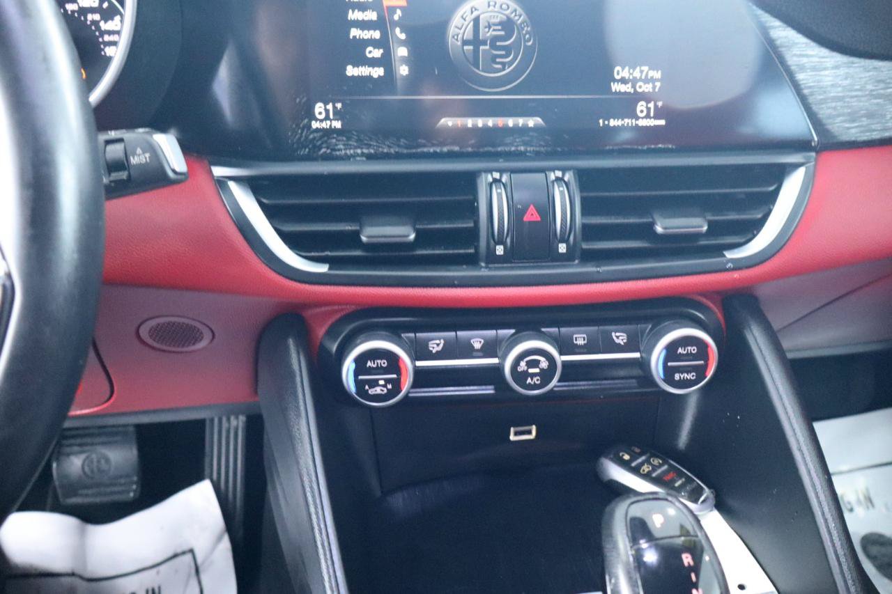Used 2019 Alfa Romeo Giulia w/ Quick Order Package 22K Sport RWD image 19