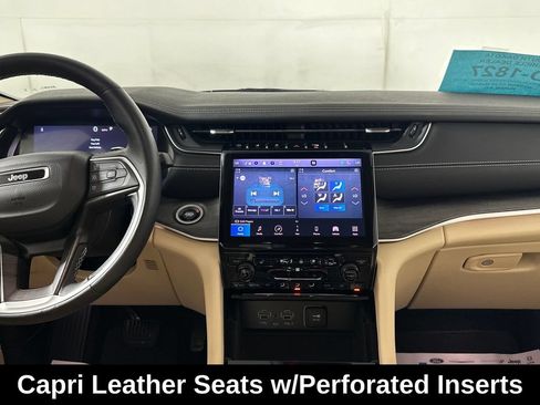 Used 2022 Jeep Grand Cherokee Limited w/ Luxury Tech Group II AWD/4WD image 29