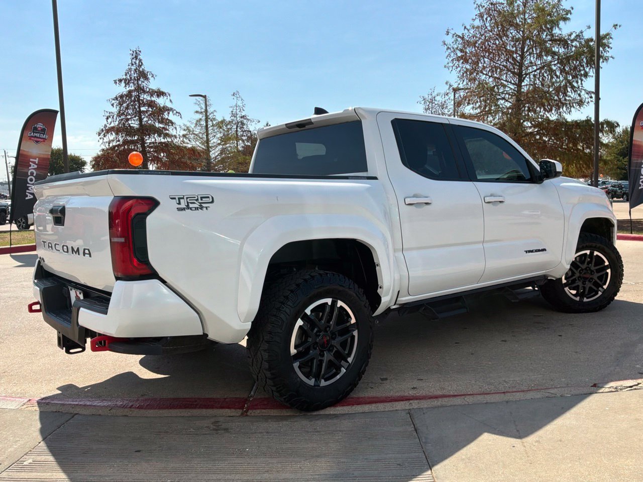 Used 2025 Toyota Tacoma TRD Sport AWD/4WD image 6