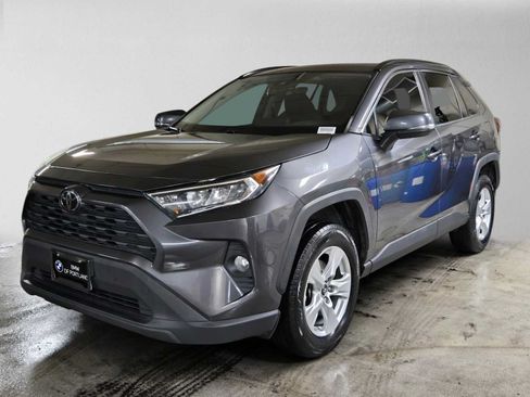 Used 2019 Toyota RAV4 XLE w/ All Weather Liner Package AWD/4WD image 7