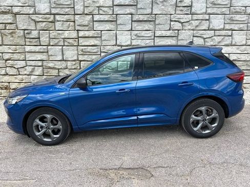 Used 2023 Ford Escape ST-Line w/ Tech Pack #1 FWD image 3