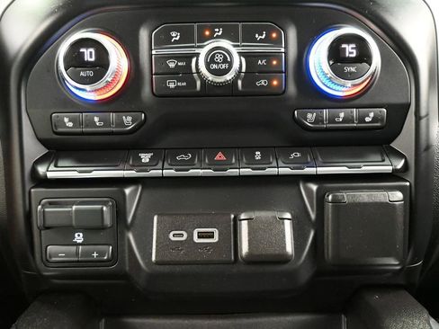 Used 2022 GMC Sierra 3500 SLT w/ SLT Convenience Package AWD/4WD image 16