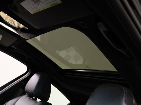 Used 2023 BMW 330i xDrive Sedan w/ Premium Package image 17