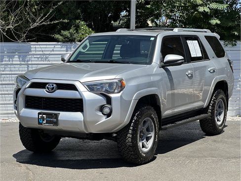 Used 2017 Toyota 4Runner SR5 Premium AWD/4WD image 6