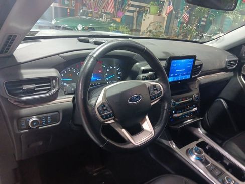 Used 2020 Ford Explorer Limited AWD/4WD image 5