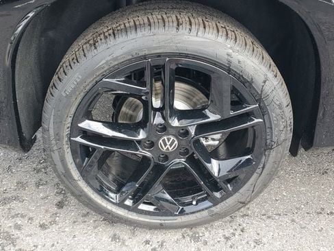 New 2026 Volkswagen Tiguan SE R-Line FWD image 5