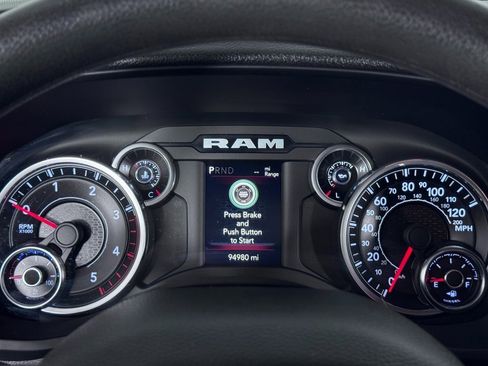 Used 2022 RAM 3500 Big Horn image 25