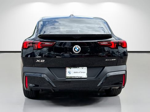 Used 2025 BMW X2 xDrive28i AWD/4WD image 4