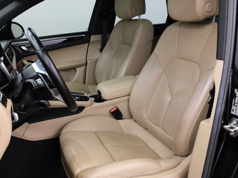 Used 2020 Porsche Macan AWD/4WD image 5