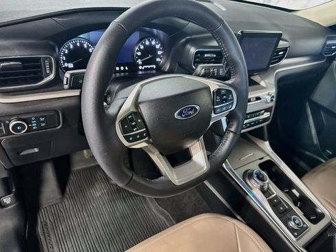 Used 2023 Ford Explorer XLT w/ Equipment Group 202A AWD/4WD image 16