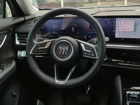 Used 2025 Buick Envision Preferred AWD/4WD image 19