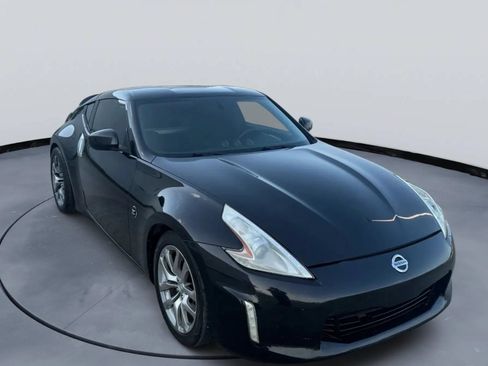 Used 2015 Nissan 370Z Coupe RWD image 3