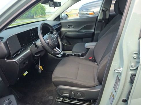 Used 2024 Hyundai Kona SEL FWD image 8
