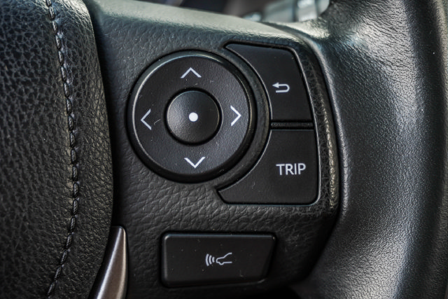 Used 2018 Toyota RAV4 Limited w/ Advanced Technology Package AWD/4WD image 15