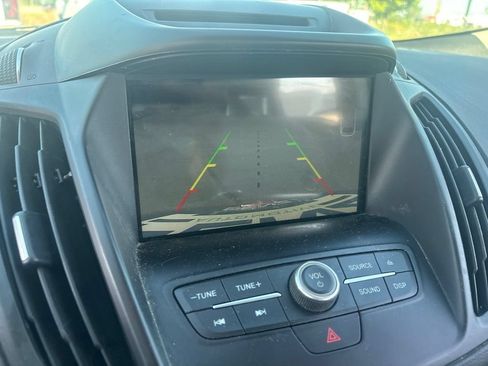Used 2017 Ford Escape SE w/ SE Leather Comfort Package AWD/4WD image 16