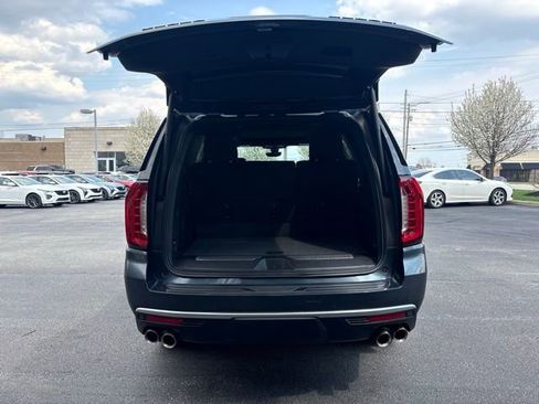 Used 2021 GMC Yukon Denali w/ Advanced Technology Package AWD/4WD image 4