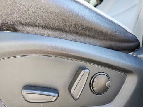 Used 2021 Ford Explorer XLT w/ Equipment Group 202A image 14