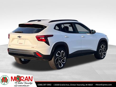 Certified 2024 Chevrolet Trax RS image 5