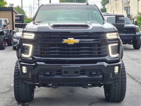 Used 2024 Chevrolet Silverado 2500 Custom w/ Custom Value Package AWD/4WD image 10