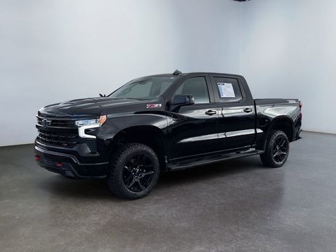 Used 2025 Chevrolet Silverado 1500 LT Trail Boss w/ Convenience Package II image 7