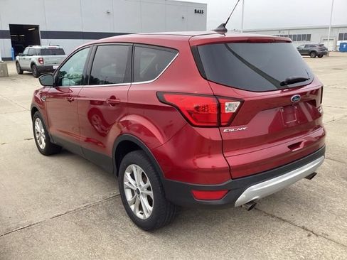 Used 2019 Ford Escape SE FWD image 14