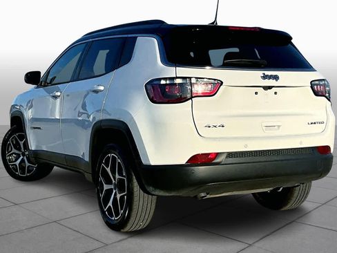 Used 2025 Jeep Compass Limited image 11