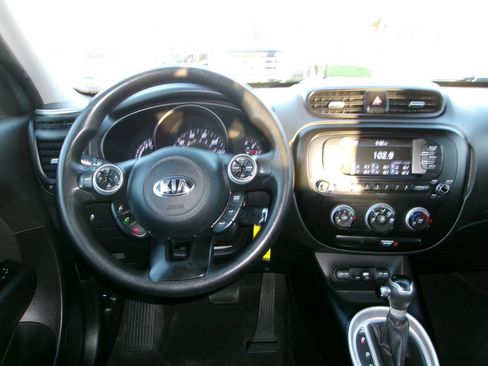 Used 2018 Kia Soul Base 4dr Crossover 6A image 7