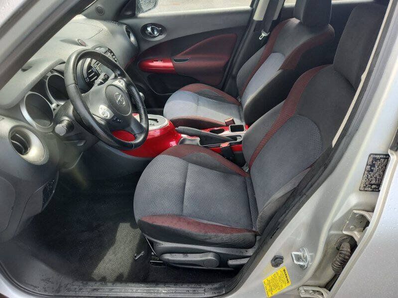 Used 2015 Nissan Juke SV w/ Technology Package FWD image 10