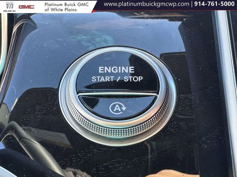 Used 2024 Mercedes-Benz GLC 300 4MATIC image 29